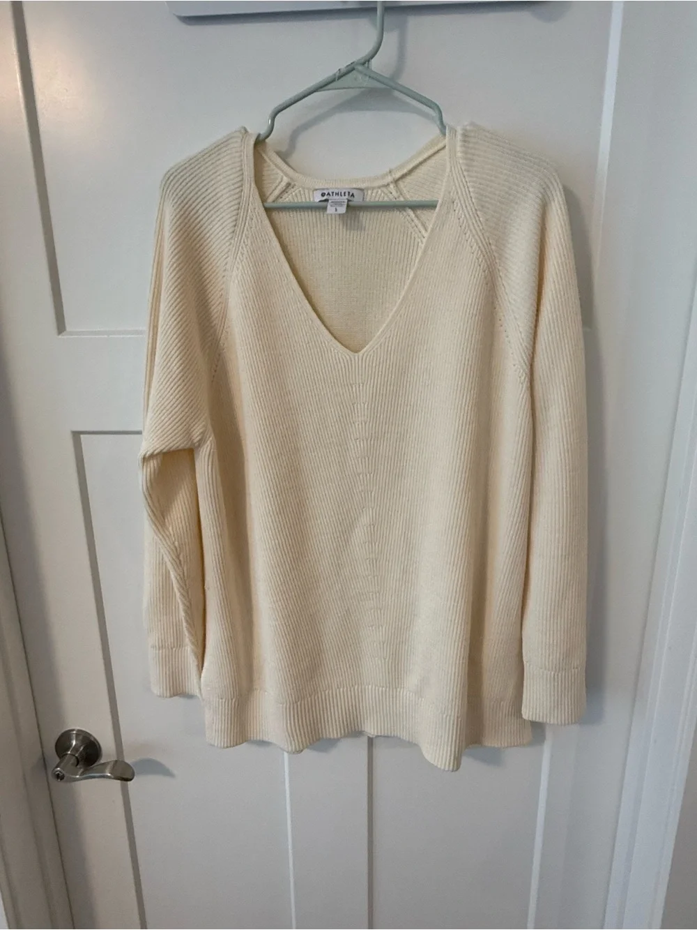 Athleta Cream V-Neck Ribbed Sweater size large NWOT